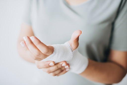Fraturas de mão e punho tipos, causas e sintomas1